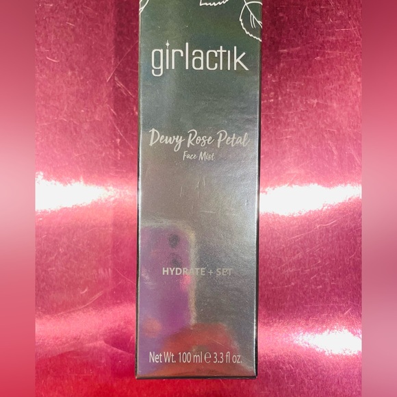 Girlactik Rose Petal Dewy Face Mist - Picture 2 of 5